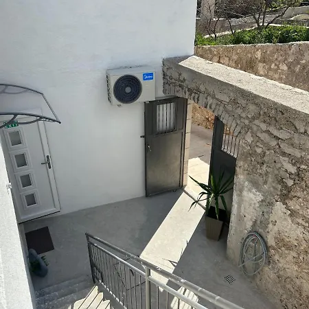 Little Shine Apartment