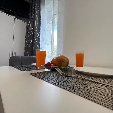 Διαμέρισμα Little Shine Μπολ