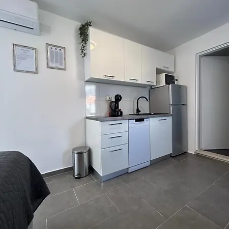 Little Shine Apartman