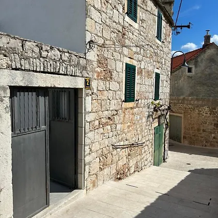 Διαμέρισμα Little Shine *