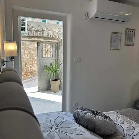 Little Shine Apartman Bol